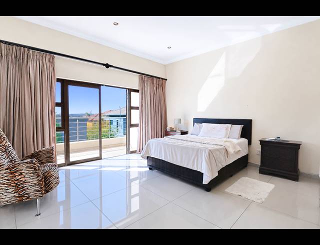 4 BEDROOM GOLF ESTATE FOR SALE IN BLUE VALLEY GOLF ESTATE